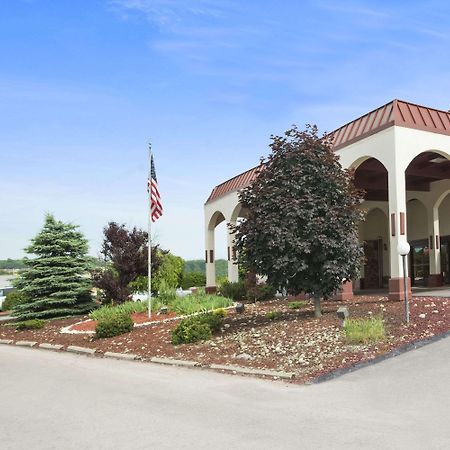 Готель Ramadaby Wyndham Pittsburgh-Нью-Стентон Екстер'єр фото