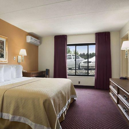 Готель Ramadaby Wyndham Pittsburgh-Нью-Стентон Екстер'єр фото