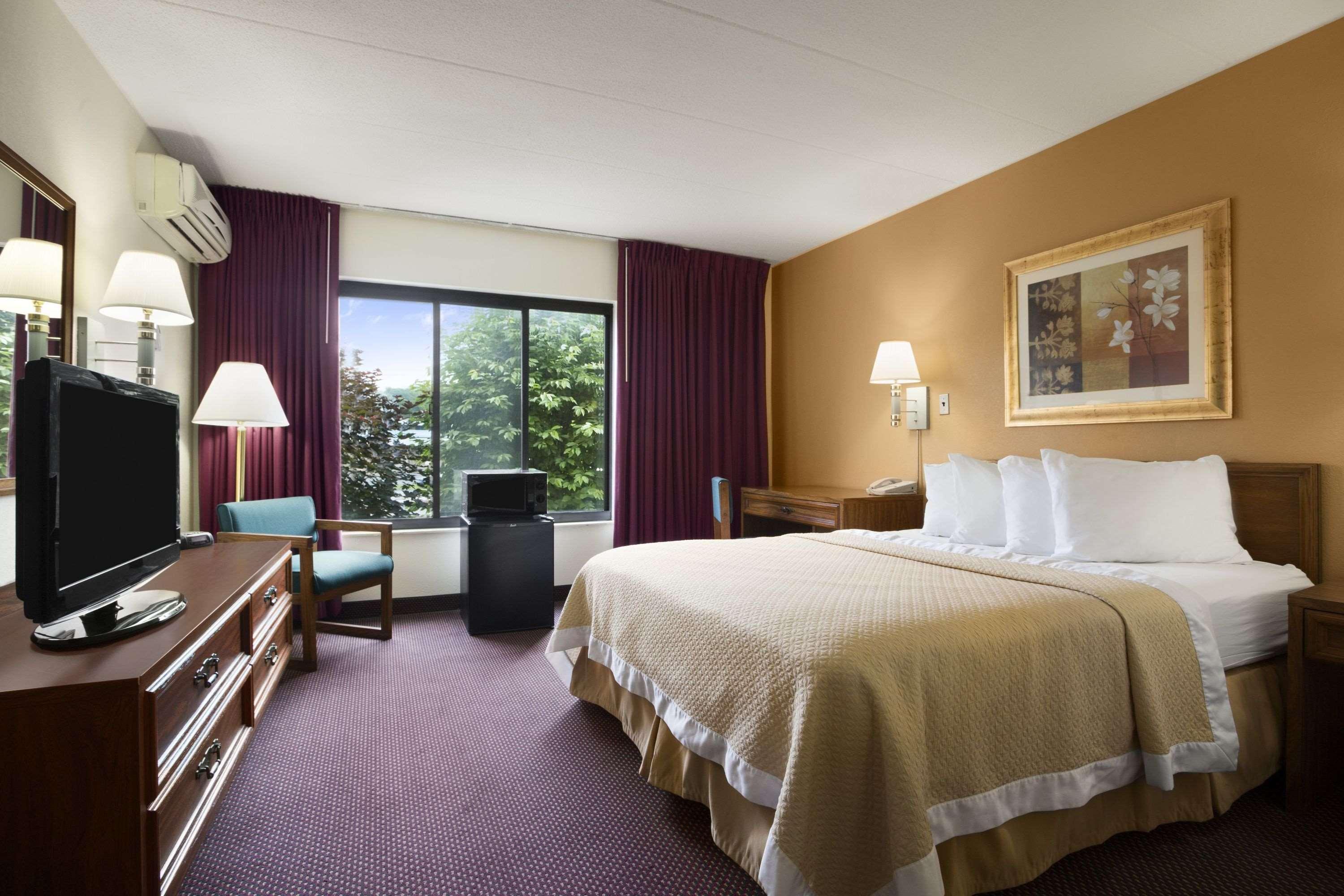 Готель Ramadaby Wyndham Pittsburgh-Нью-Стентон Екстер'єр фото