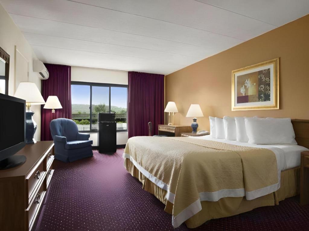 Готель Ramadaby Wyndham Pittsburgh-Нью-Стентон Екстер'єр фото