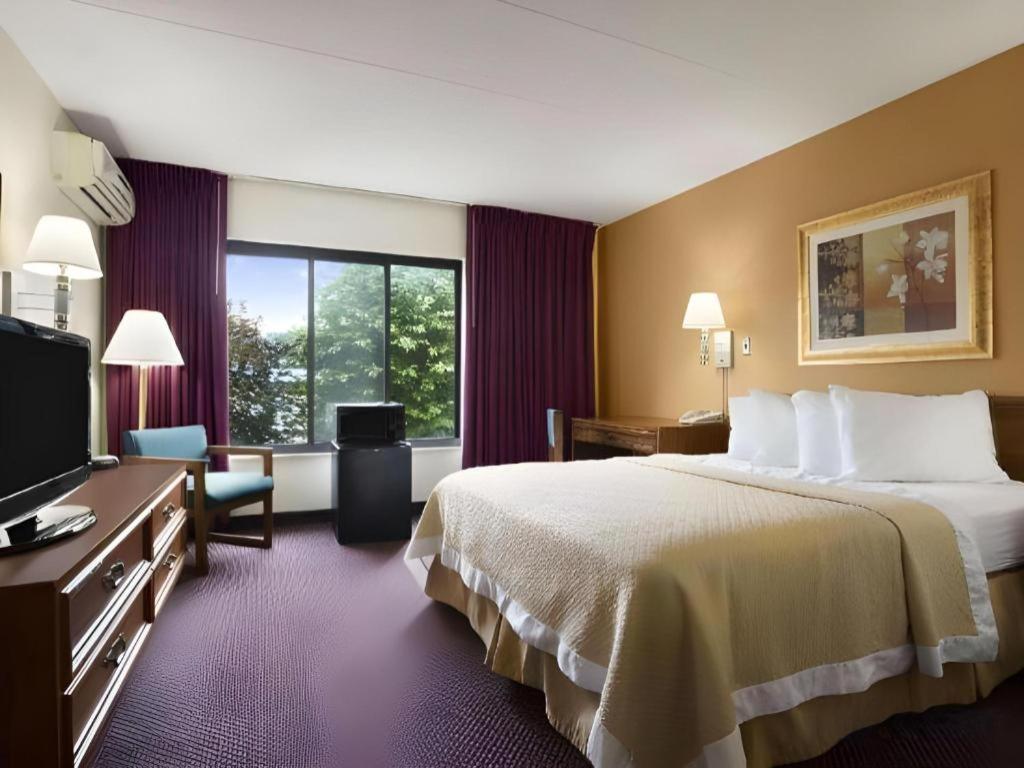 Готель Ramadaby Wyndham Pittsburgh-Нью-Стентон Екстер'єр фото